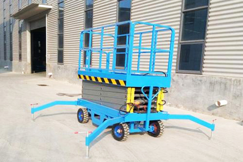 Four-Wheel Traction Scissor Lift