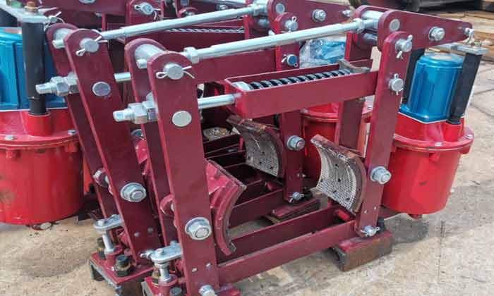 Double girder overhead crane brake