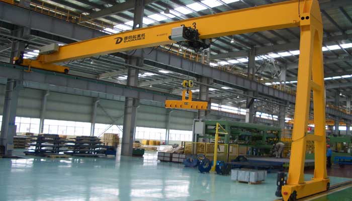 Semi gantry crane